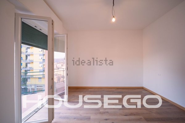 appartamento in vendita a Genova in zona Staglieno