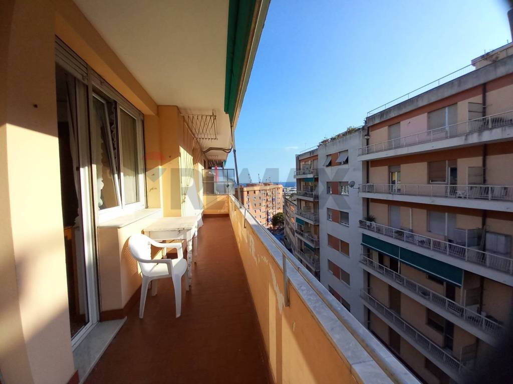 appartamento in vendita a Genova in zona Sestri Ponente