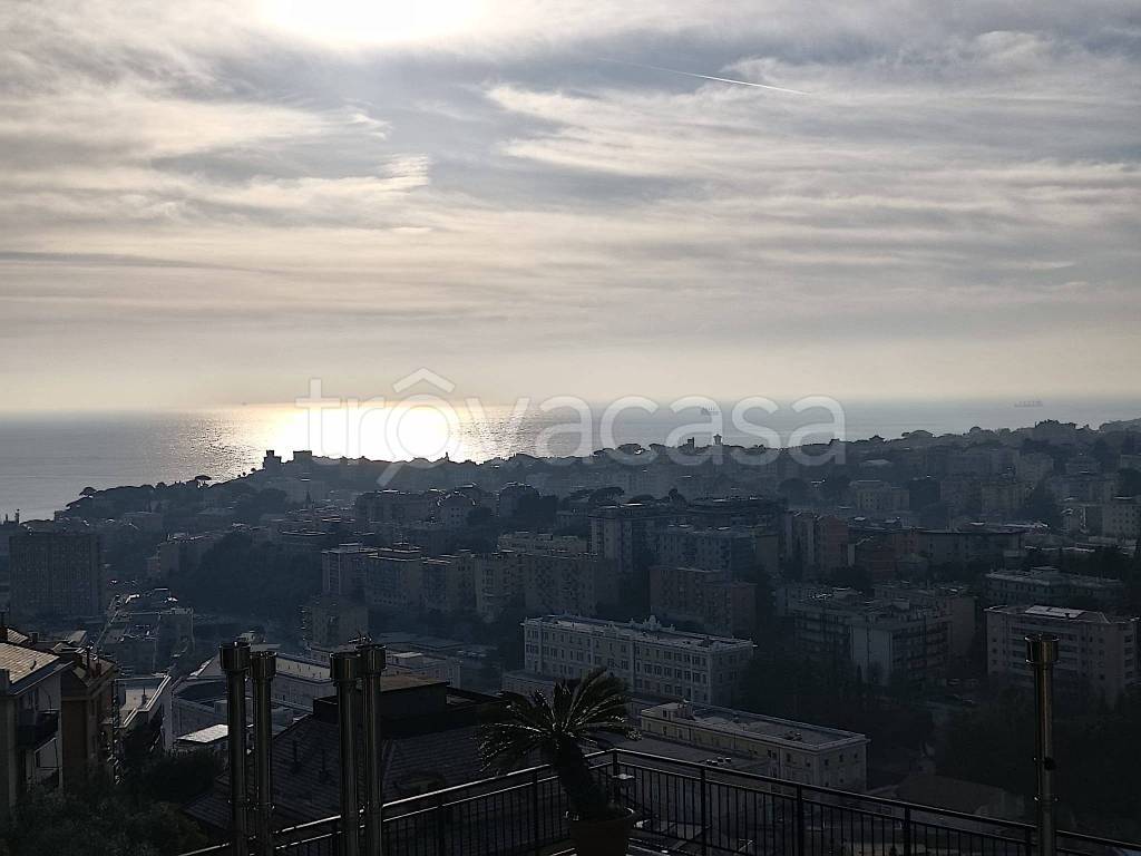 appartamento in vendita a Genova in zona Apparizione