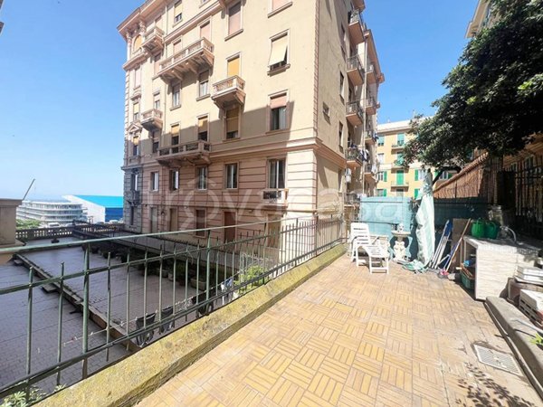 appartamento in vendita a Genova in zona Carignano