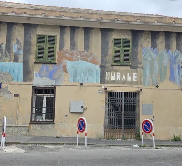 locale commerciale in vendita a Genova