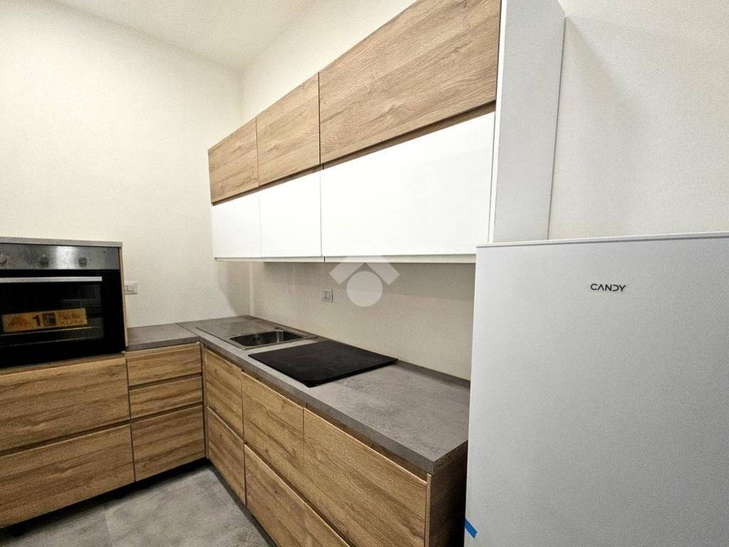 appartamento in vendita a Genova in zona Sottoripa / Maddalena / Molo