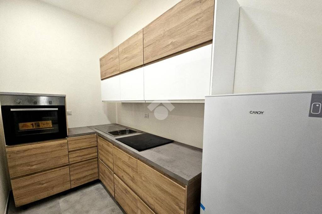 appartamento in vendita a Genova in zona Sottoripa / Maddalena / Molo