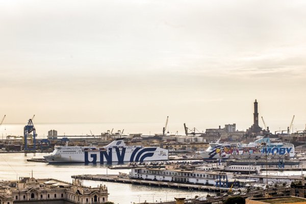 appartamento in vendita a Genova in zona Lagaccio / Granarolo