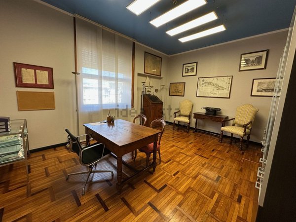 ufficio in vendita a Genova in zona Centro Storico