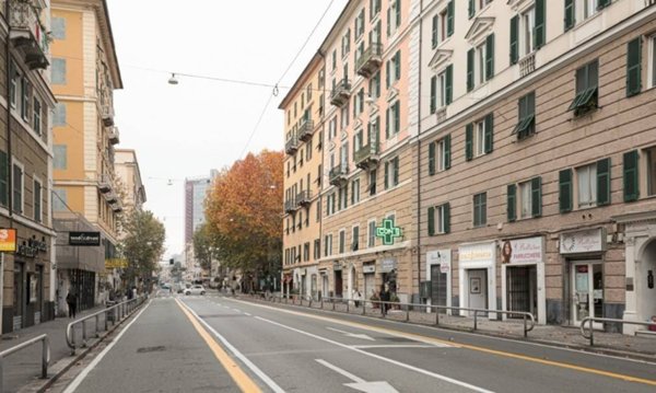 locale commerciale in vendita a Genova in zona Albaro