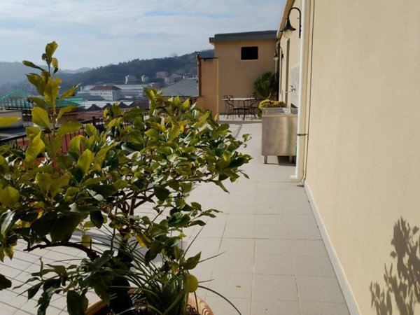 appartamento in vendita a Genova in zona Rivarolo