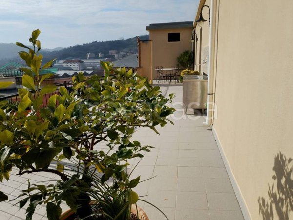 appartamento in vendita a Genova in zona Rivarolo