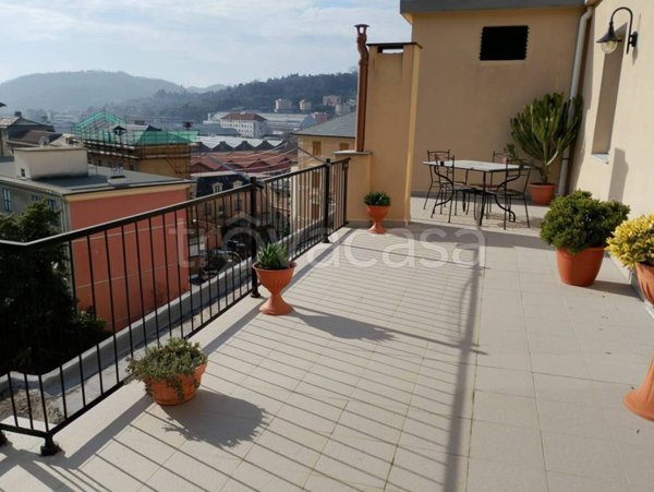 appartamento in vendita a Genova in zona Rivarolo