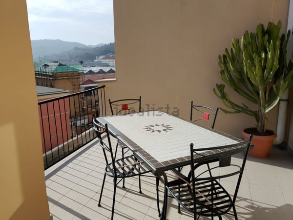 appartamento in vendita a Genova in zona Rivarolo