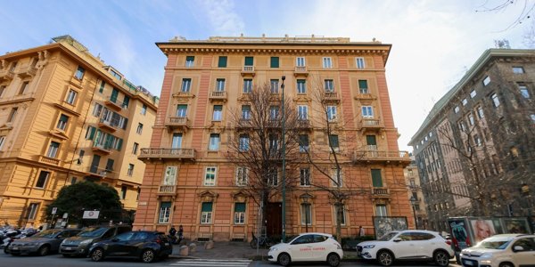 appartamento in vendita a Genova in zona Carignano