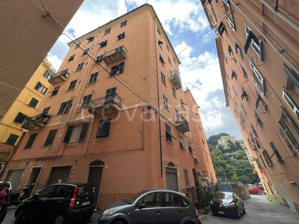 appartamento in vendita a Genova in zona Rivarolo