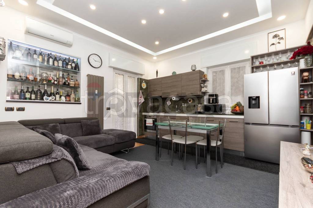 appartamento in vendita a Genova in zona Rivarolo