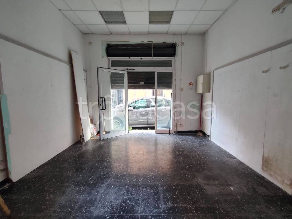negozio in vendita a Genova in zona Sestri Ponente