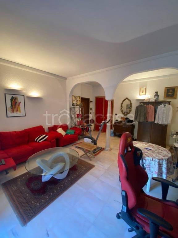 appartamento in vendita a Genova in zona Sestri Ponente