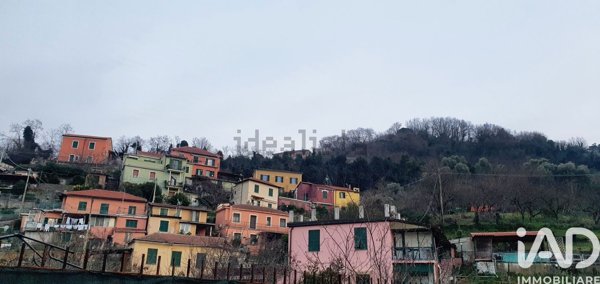 appartamento in vendita a Genova in zona Rivarolo