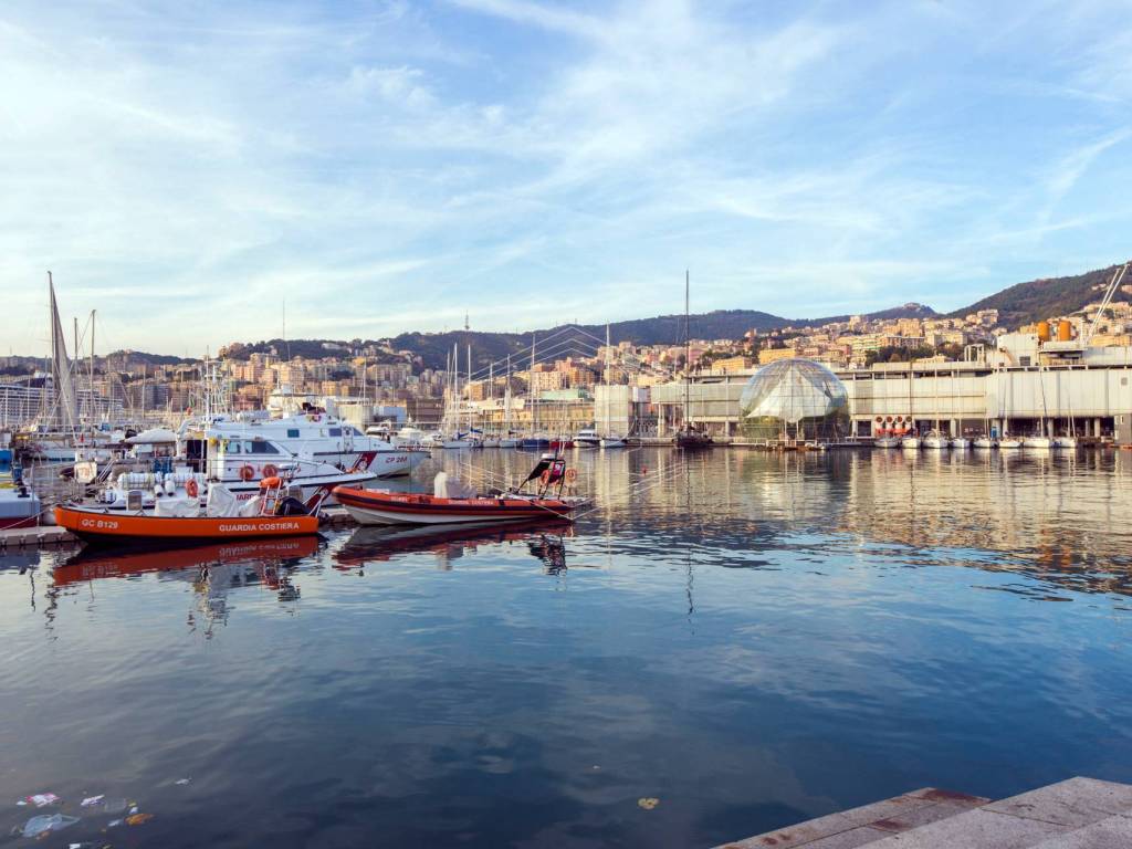 appartamento in vendita a Genova in zona Sottoripa / Maddalena / Molo