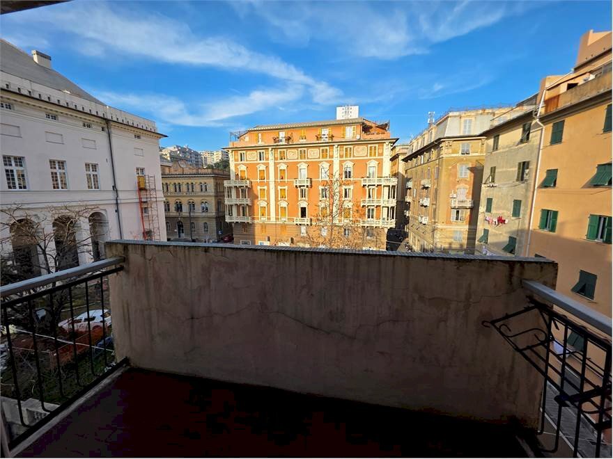 casa indipendente in vendita a Genova in zona Sampierdarena