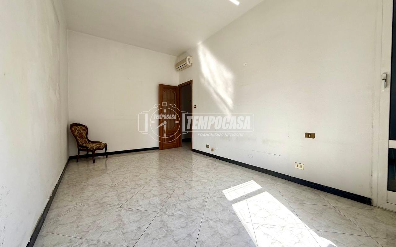 appartamento in vendita a Genova in zona Sestri Ponente