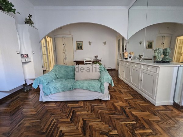 appartamento in vendita a Genova in zona Sestri Ponente