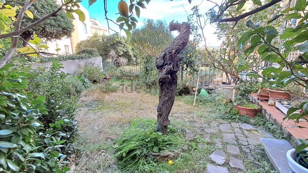 appartamento in vendita a Genova in zona Albaro