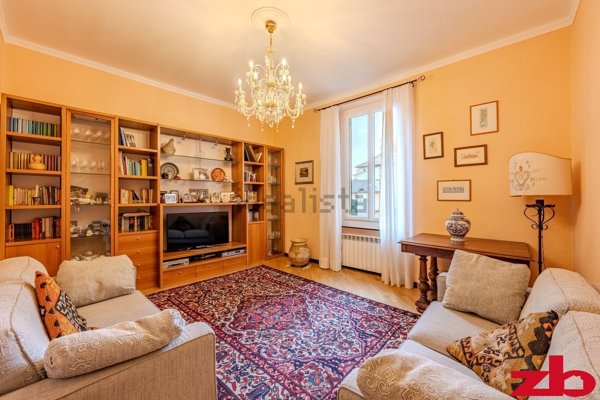 appartamento in vendita a Genova in zona Sottoripa / Maddalena / Molo