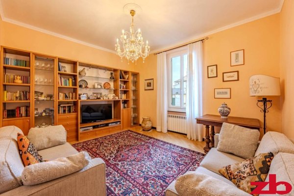 appartamento in vendita a Genova in zona Sottoripa / Maddalena / Molo