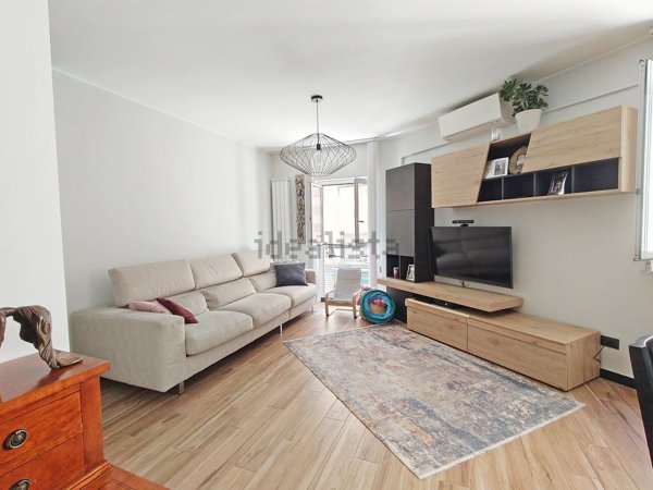 appartamento in vendita a Genova in zona Sottoripa / Maddalena / Molo