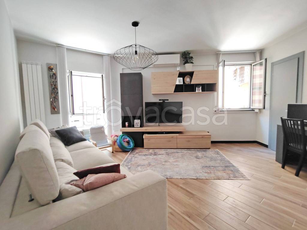 appartamento in vendita a Genova in zona Sottoripa / Maddalena / Molo