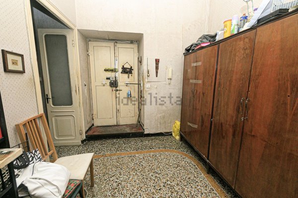 appartamento in vendita a Genova in zona Sottoripa / Maddalena / Molo