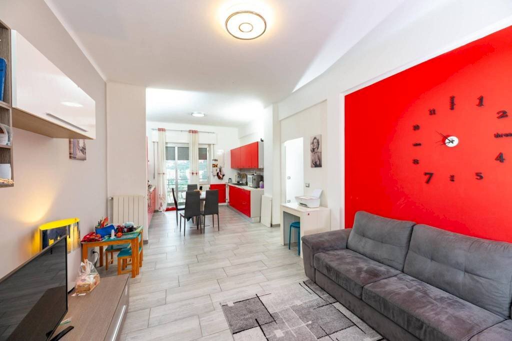 esavano in vendita a Genova in zona Molassana