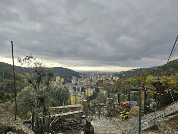 appartamento in vendita a Genova in zona Quezzi