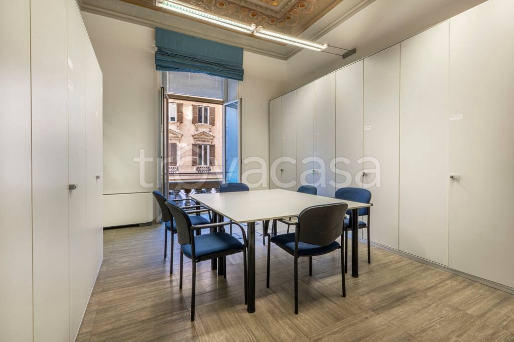 ufficio in vendita a Genova in zona San Vincenzo