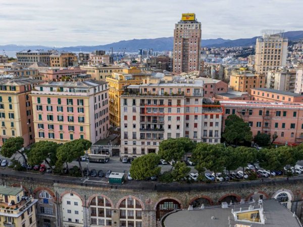 appartamento in vendita a Genova in zona Carignano