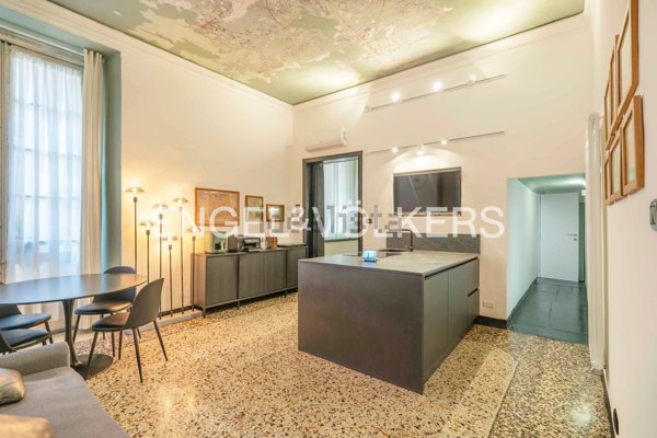 appartamento in vendita a Genova in zona Sottoripa / Maddalena / Molo