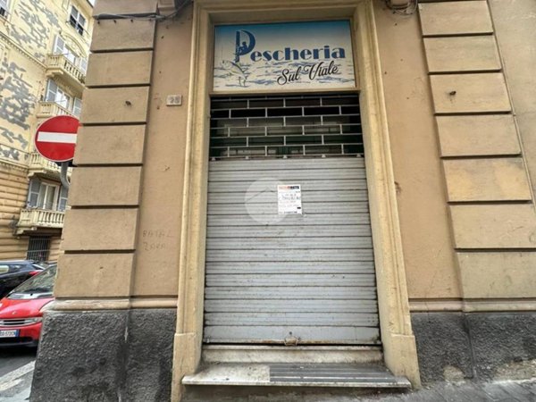 negozio in vendita a Genova in zona Sestri Ponente