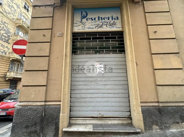 negozio in vendita a Genova in zona Sestri Ponente