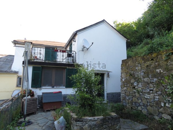 casa semindipendente in vendita a Genova in zona Quezzi
