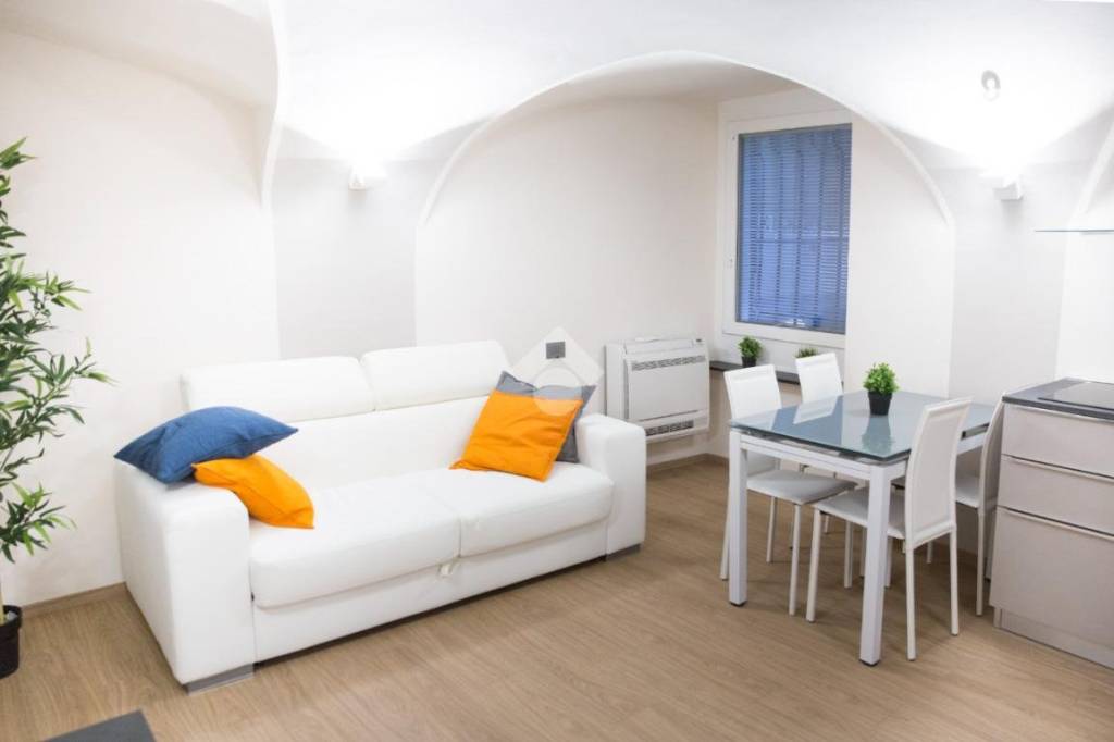 appartamento in vendita a Genova in zona Sottoripa / Maddalena / Molo