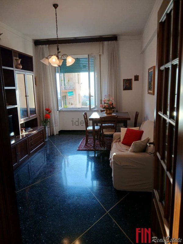 appartamento in vendita a Genova in zona Sestri Ponente