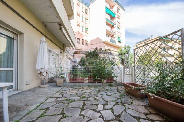 appartamento in vendita a Genova in zona Sturla