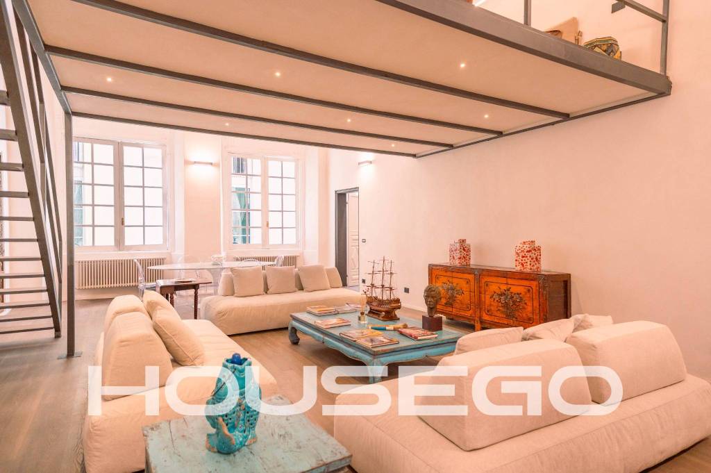 appartamento in vendita a Genova in zona Sottoripa / Maddalena / Molo