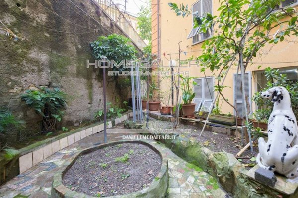 appartamento in vendita a Genova in zona Sturla