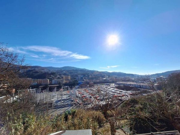 appartamento in vendita a Genova in zona Pontedecimo