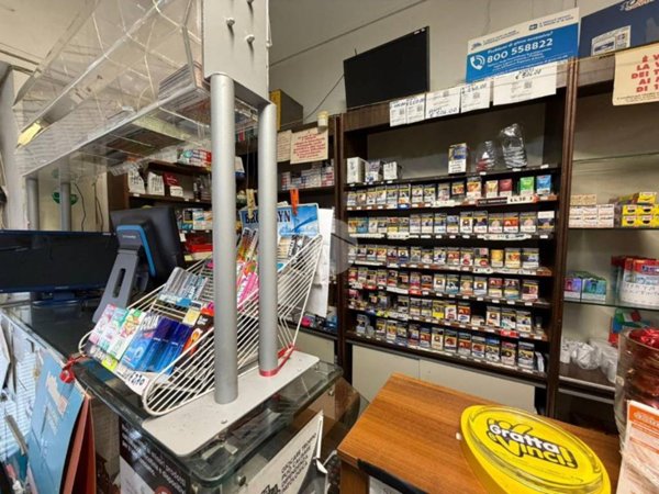 negozio in vendita a Genova in zona Molassana