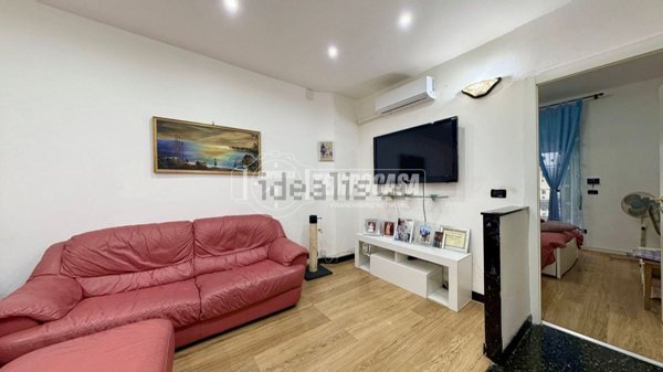 appartamento in vendita a Genova in zona Sestri Ponente