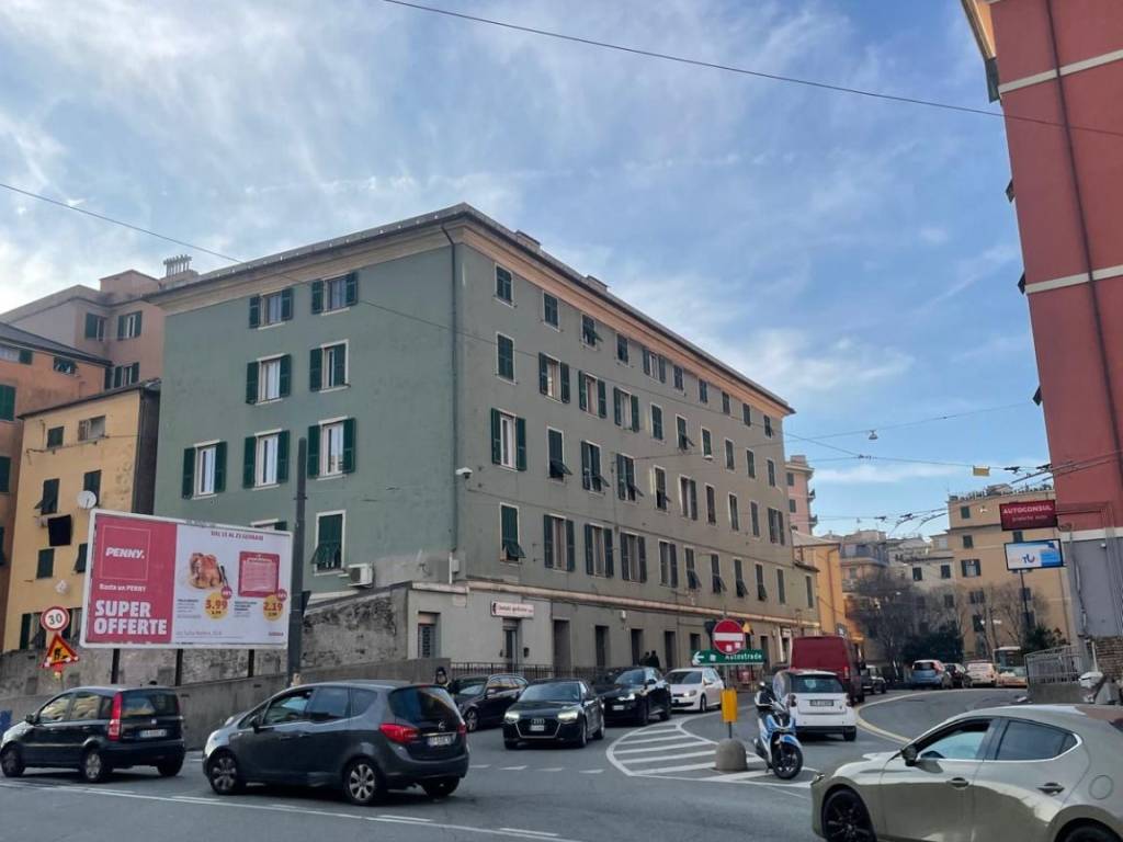 appartamento in vendita a Genova in zona Sampierdarena