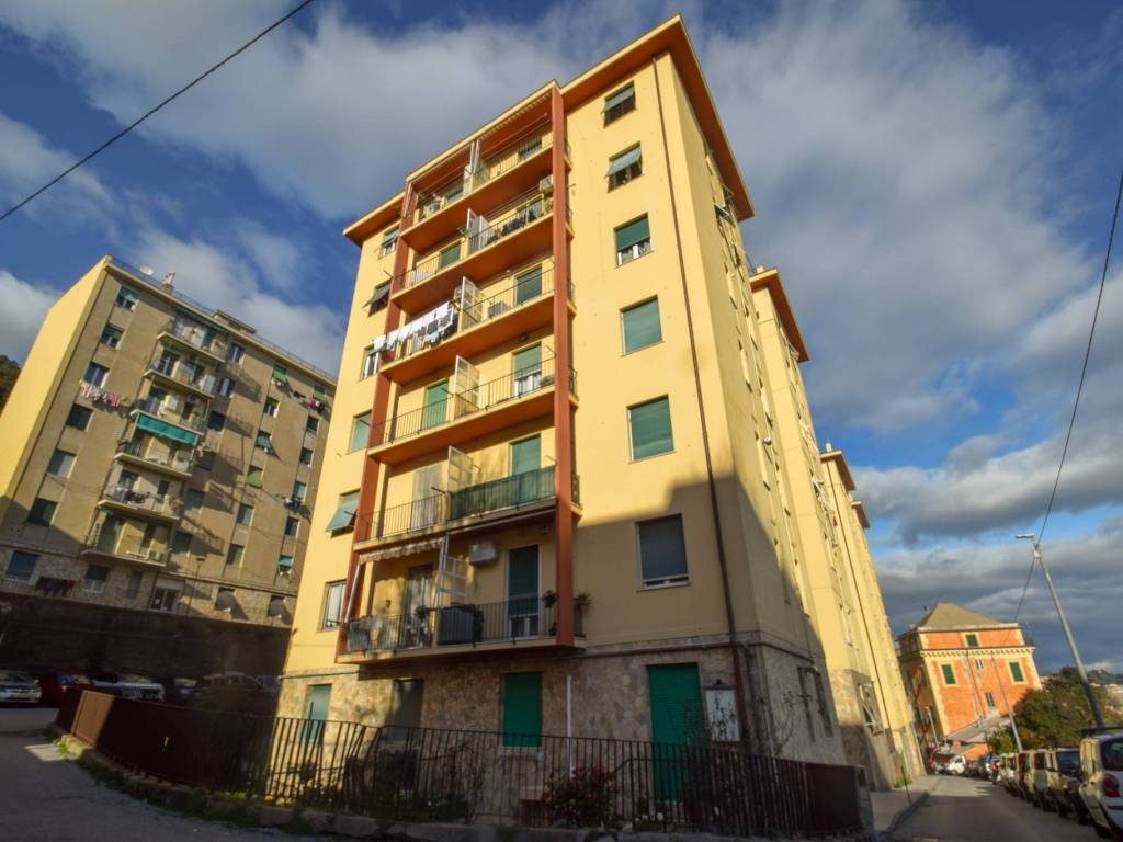 appartamento in vendita a Genova in zona Voltri