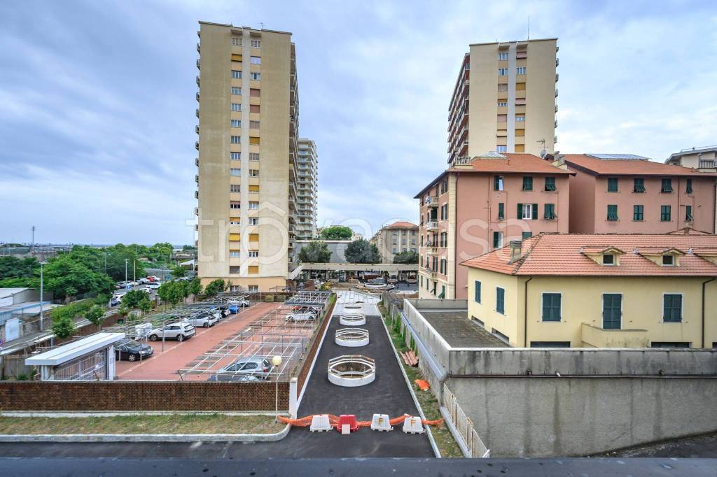 appartamento in vendita a Genova in zona Pegli
