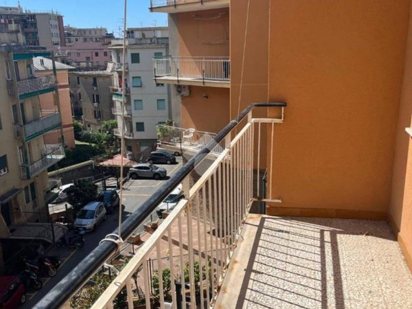 appartamento in vendita a Genova in zona Quinto al Mare